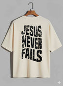 Camiseta Oversized – “Jesus Never Fails” (4 Cores Disponíveis)