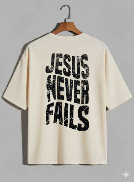 Camiseta Oversized – “Jesus Never Fails” (4 Cores Disponíveis)