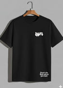 Camiseta Oversized – “Jesus Is The Hope Of The World” (4 Cores Disponíveis)