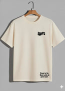 Camiseta Oversized – “Jesus Is The Hope Of The World” (4 Cores Disponíveis)
