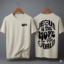 Camiseta Oversized – “Jesus Is The Hope Of The World” (4 Cores Disponíveis)